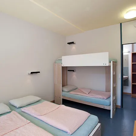 Youth * Ζυρίχη